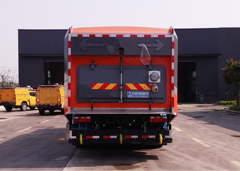 程力威牌CLW5180TXC6型吸塵車(chē) 程力威牌CLW5180TXC6型吸塵車(chē)